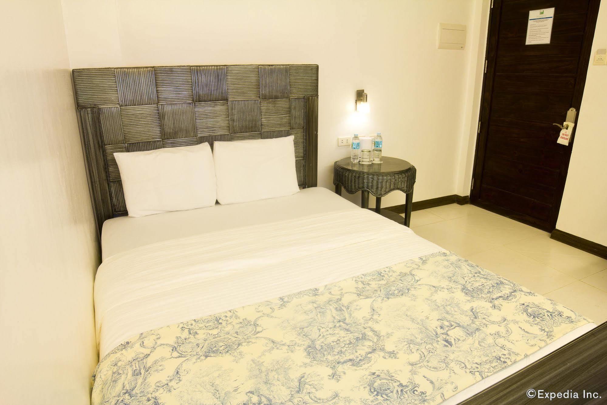 Erus Suites Hotel Boracay Manoc-Manoc Exterior foto